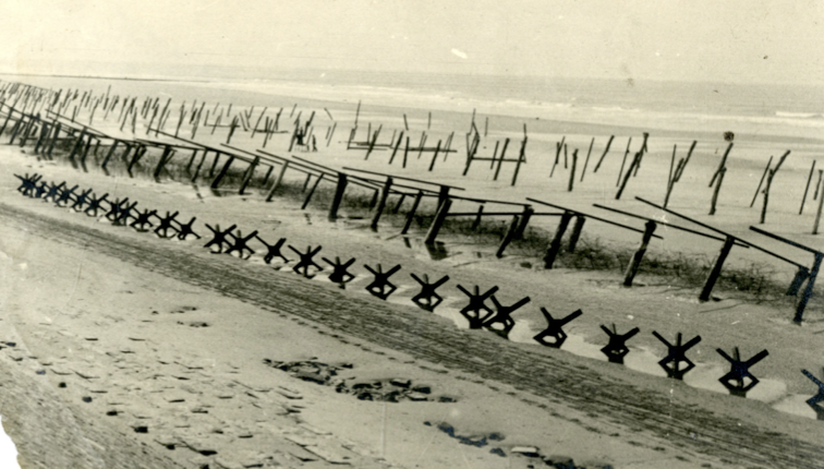 Hindernissen op het strand (Off the Wall, 2018)